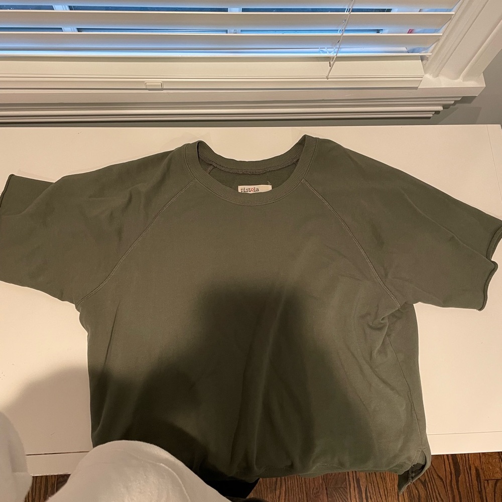 Dark grey shirt sleeve sweater top